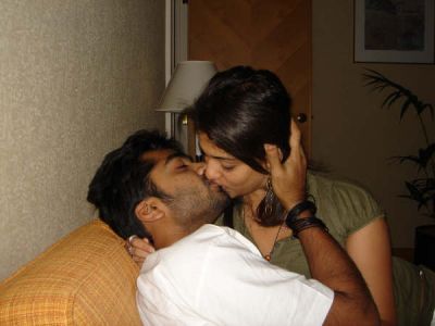 [normal_nayantara-simbu-kissing-photo-in-hotel[1].jpg]